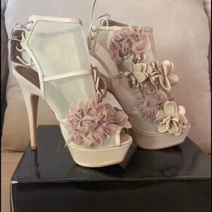 Women’s Colin Stuart size 8 High Heels New with box